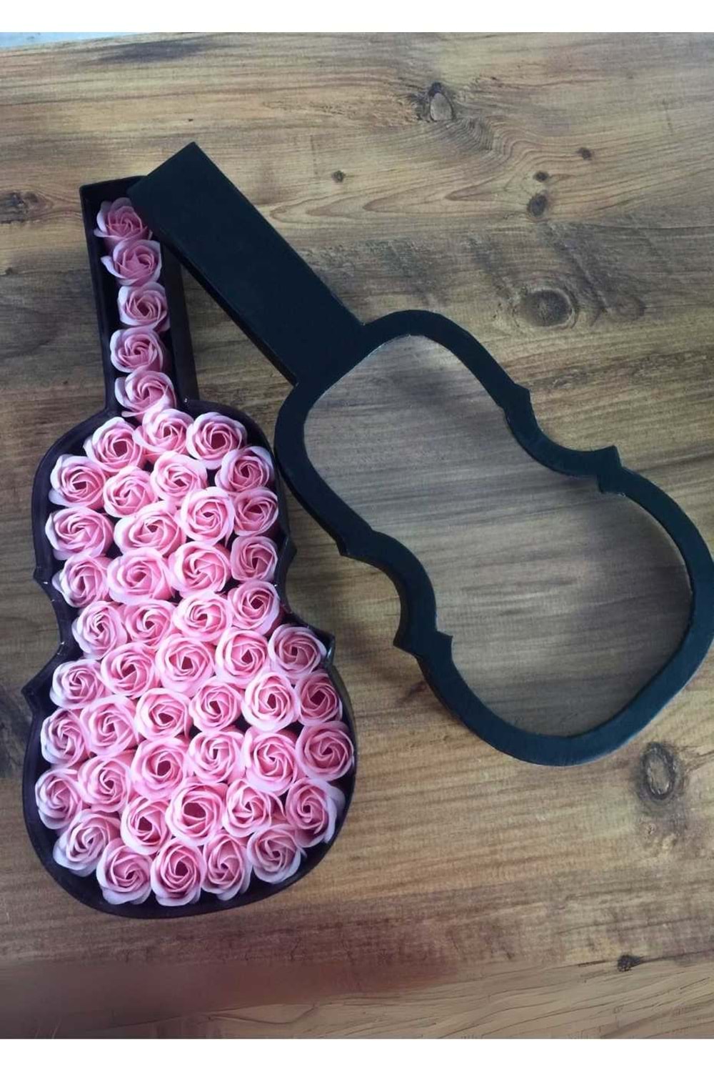 Gitar Şeklinde Şeffaf Pencereli Çiçek ve Çikolata Kutusu KUTU YK-716 - Kutu Modelleri - Gitar - Siyah - STANDART